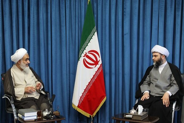 نماینده، ولی فقیه در استان قزوین&zwnj;: نمی&zwnj;توانیم و نباید نگاه دینی را محدود کنیم