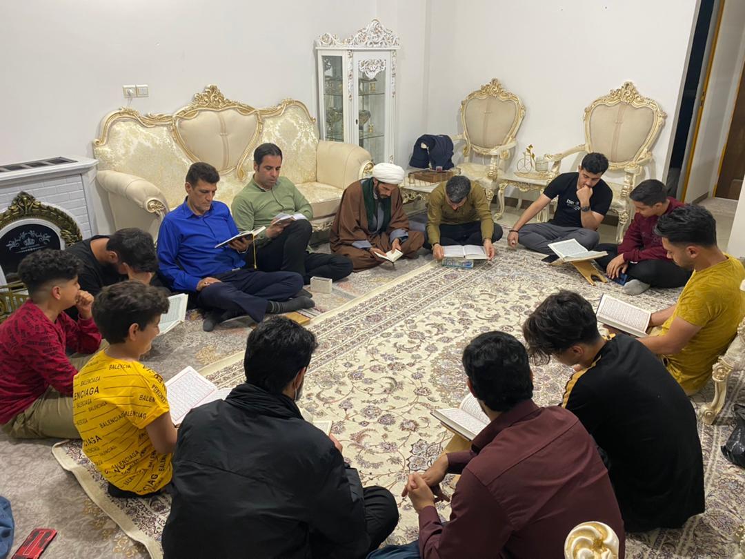 رفاقت جالب امام محله با جوانان / از کلاس قرآن تا مسابقات والیبال رفاقت جالب امام محله با جوانان / از کلاس قرآن تا مسابقات والیبال