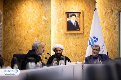 نشست هم‌اندیشی اساتید و چهره‌های قرآنی پیرامون ماه رمضان