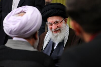 دیدار جمعی از شاعران و اساتید ادبیات فارسی با رهبر معظم انقلاب اسلامی