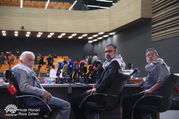 از جزئیات نمایشگاه «هولوساید» در حوزه هنری تا نام بردن از مهدیه اسفندیاری