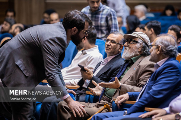 رونمایی از مستند پرواز در مه