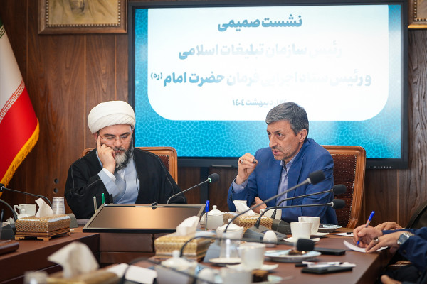 دیدار رئیس ستاد اجرایی فرمان امام با حجت الاسلام قمی