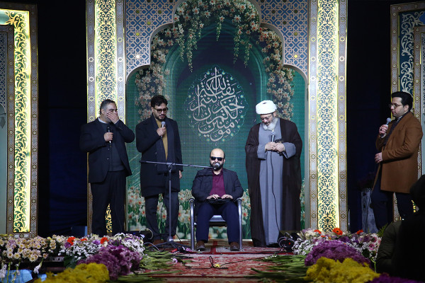 محفل قرآنی امام‌زمانی‌ها در مسجد جمکران