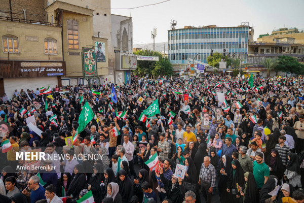Kilometer-long Ghadir March in the Provinces