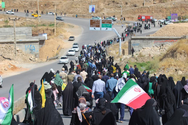 مراسم پیاده روی جاماندگان اربعین در یاسوج برگزار شد