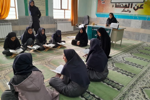 برگزاری محافل انس باقرآن دانش آموزی در بدره