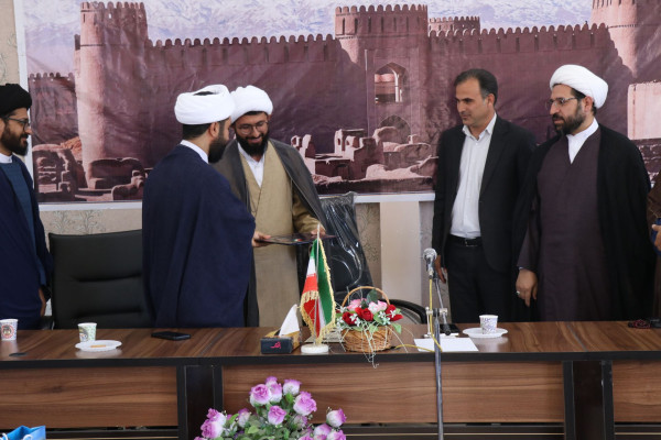 گزارش تصویری آیین تکریم ومعارفه مدیر تبلیغات اسلامی شهر راین