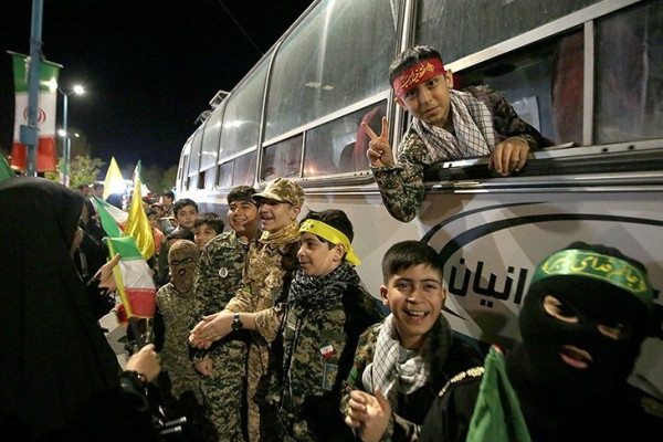 کاروان نمادین اعزام به جبهه در همدان