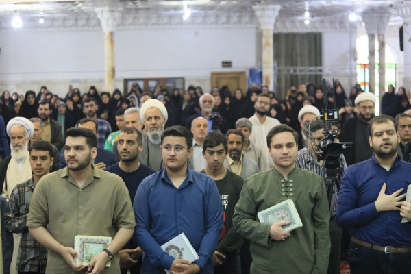 با حضور قاری بین المللی قرآن کریم و داور برنامه محفل، حاج احمدابوالقاسمی برگزار شد؛