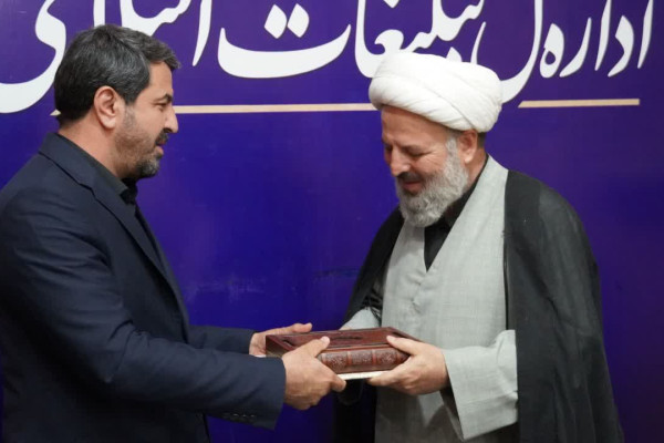 استاندار در جمع کارکنان خدوم نهضت اسلامی همدان