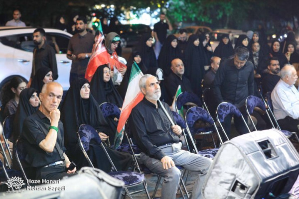 آیین رونمایی هم‌نگاره «وقت بوییدن گل»