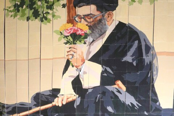 آیین رونمایی هم‌نگاره «وقت بوییدن گل»