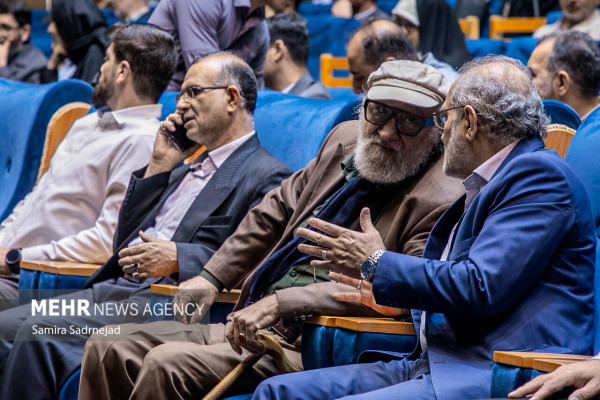 رونمایی از مستند پرواز در مه