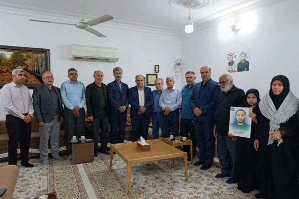 دیدار جامعه قرآنی استان بوشهر با خانواده شهید حسن ابراهیمی