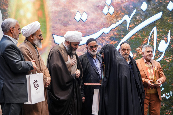 تجلیل از سپیدمویان دستگاه حسینی