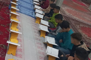 اهدا قرآن کریم و برگزاری کلاس‌های قرآنی در روستای چوزوک